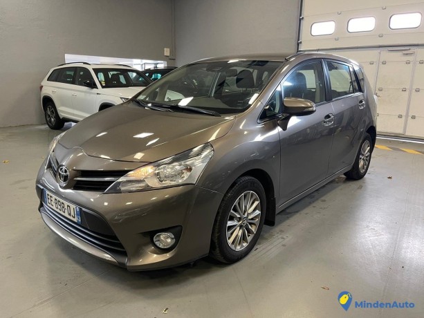 toyota-verso-16d4d-112cv-7places-2o16-big-0