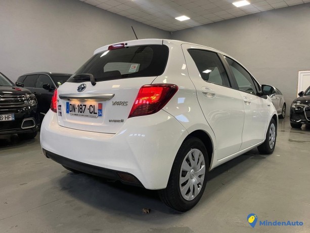 toyota-yaris-hybride-75cv-de-2015-big-3