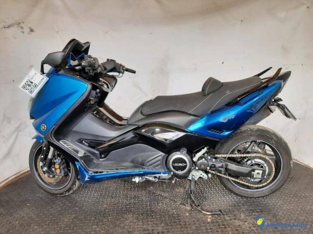 yamaha-tmax-530-iron-max-essence-333299-big-0