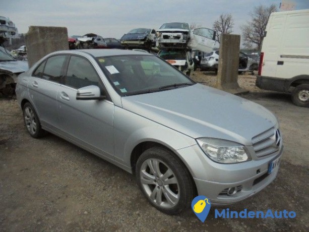 mercedes-benz-c-220-22-cdi-170-av897-big-3