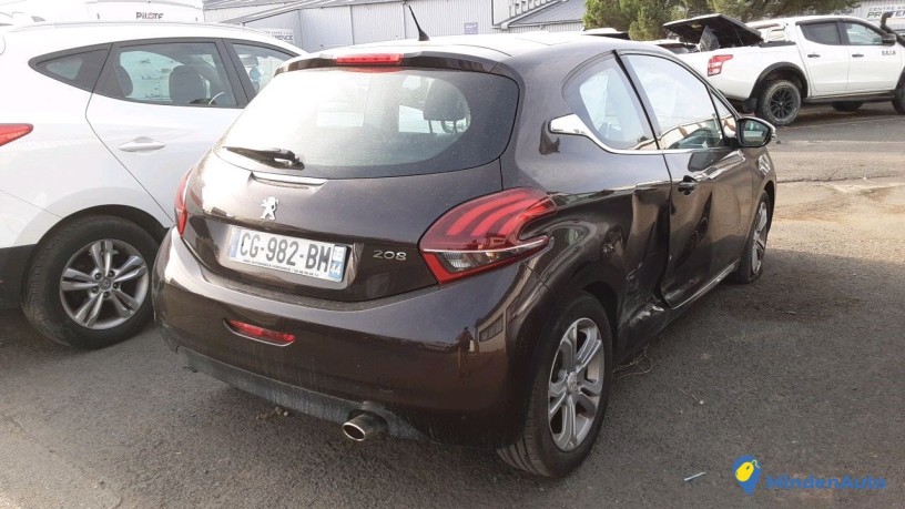 peugeot-208-cg-982-bm-big-3