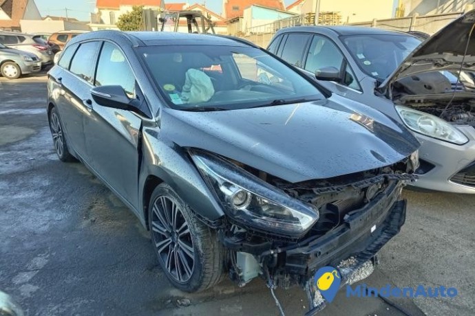 hyundai-i40-sw-17-crdi-141cv-ref-63567-big-3