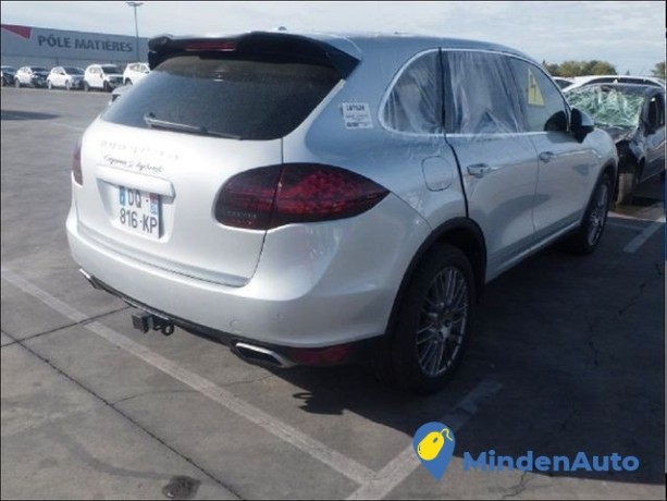 porsche-cayenne-s-hybrid-hybrid-279-kw-motor-30-ltr-245-kw-big-3