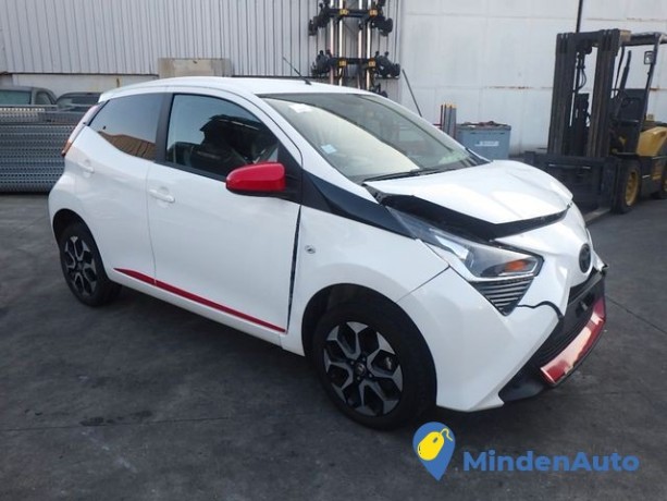 toyota-aygo-x-10-l-vvt-i-x-play-big-2