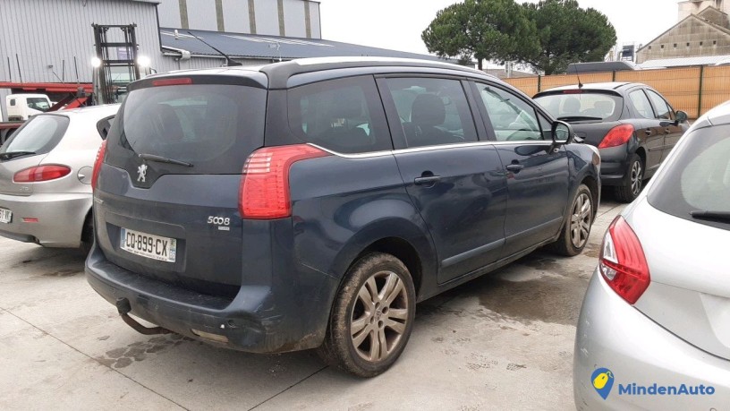 peugeot-5008-cq-899-cx-big-3