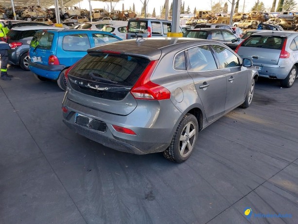 volvo-v40-d2-120-kinetic-gazole-big-1