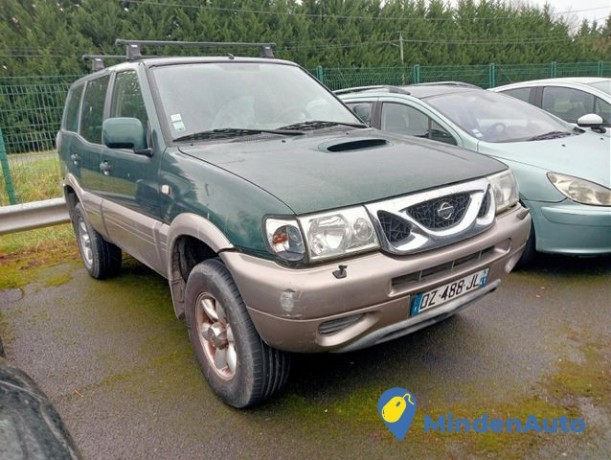 nissan-terrano-27-tdi-exterieur-big-1