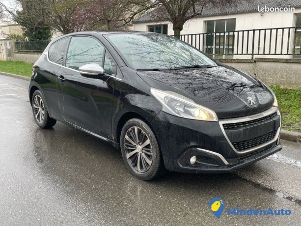 peugeot-208-allure-essence-12l-82ch-endommage-carte-grise-big-0