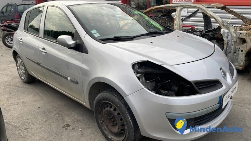 renault-clio-3-phase-1-12518845-big-2