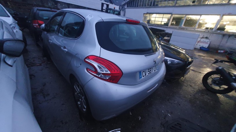 peugeot-208-1-big-7