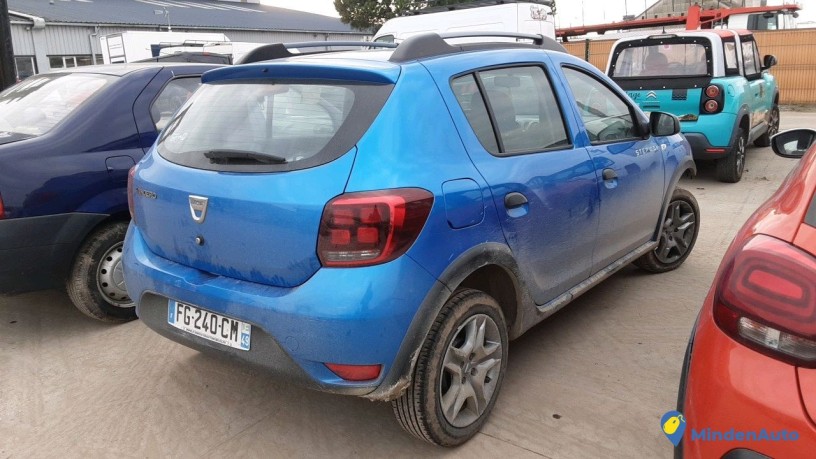 dacia-sandero-fg-240-cm-big-1