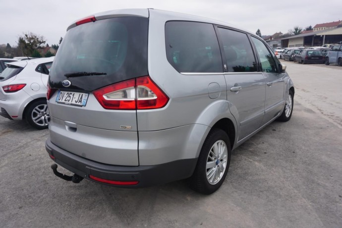 ford-galaxy-2-big-11