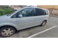 volkswagen-touran-1-small-6