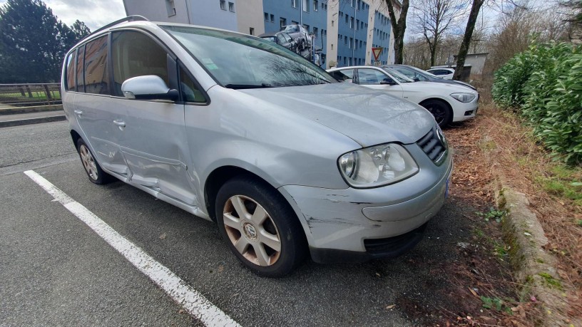 volkswagen-touran-1-big-1