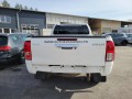 toyota-hilux-5-small-1