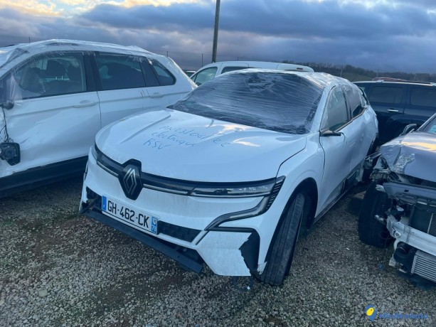 renault-megane-e-tech-220-iconic-big-0