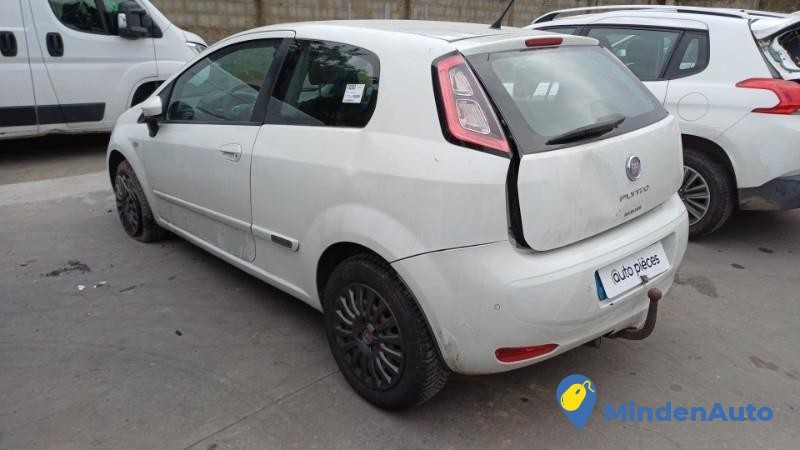 fiat-punto-3-12443168-big-1