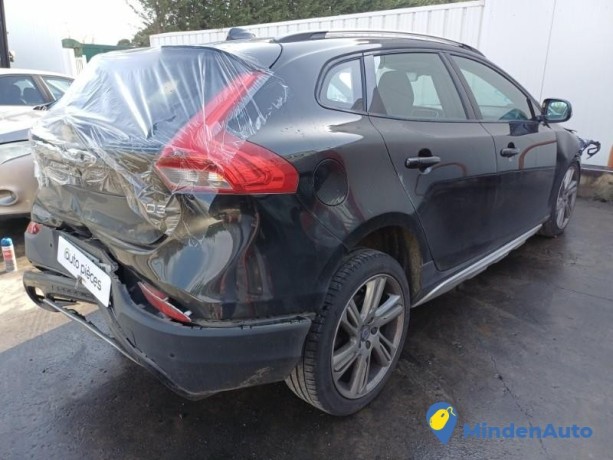 volvo-v-40-cross-country-phase-1-break-12786872-big-3