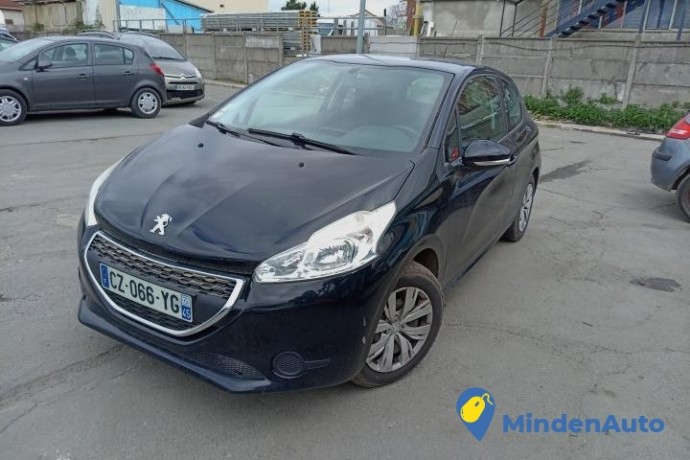 peugeot-208-12-e-vti-82cv-e8-big-0