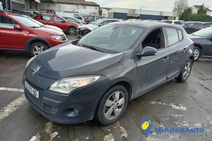 renault-megane-iii-dci-130cv-g8-big-0