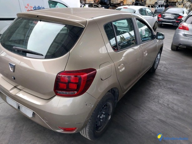 dacia-sandero-ii-10-sce-75-city-essence-big-1