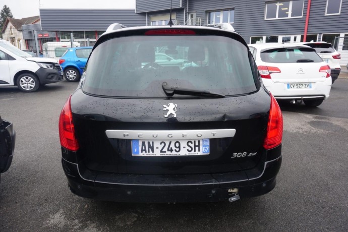 peugeot-308-1-sw-big-9