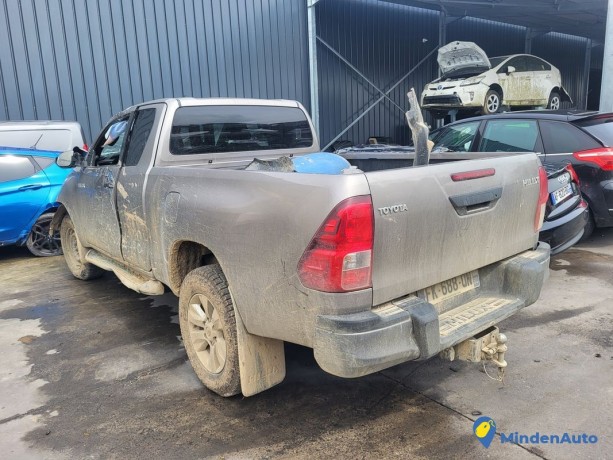 toyota-hilux-24-d4d-150cv-4x4-double-cabine-accidentee-big-1