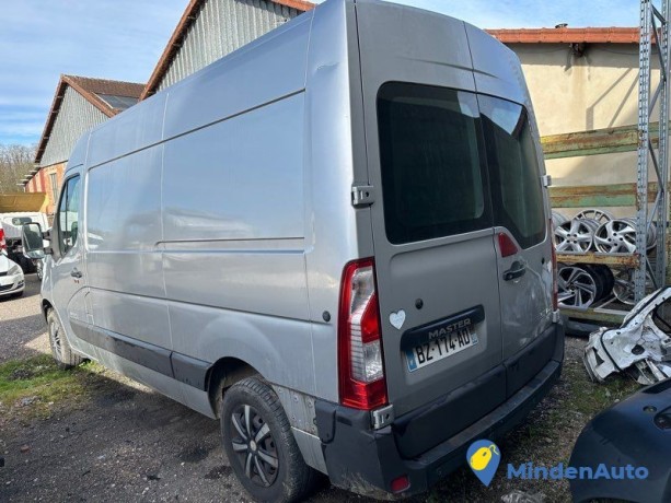 renault-master-3-f3300-dci-150ch-de-2011-big-1