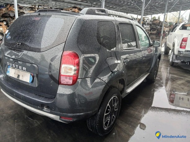 dacia-duster-15-dci-110-black-touch-gazole-big-2