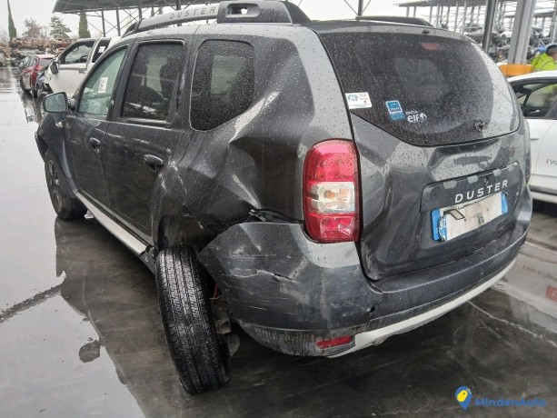 dacia-duster-15-dci-110-black-touch-gazole-big-3