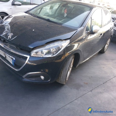 peugeot-208-12i-82-style-essence-big-0