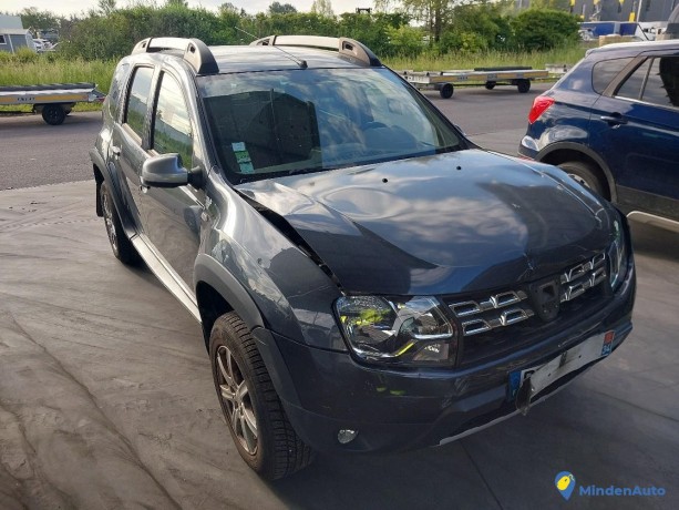 dacia-duster-2-15-dci-fap-110-4wd-gazole-big-1