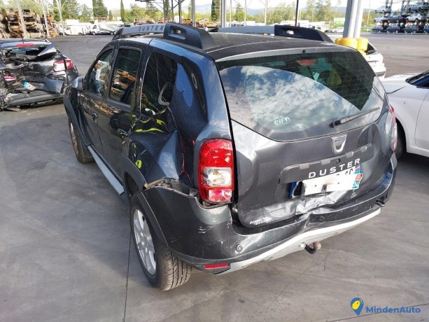 dacia-duster-2-15-dci-fap-110-4wd-gazole-big-2