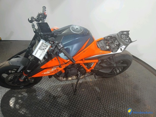 ktm-1290sduke-essence-big-0