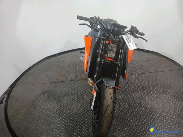 ktm-1290sduke-essence-big-3