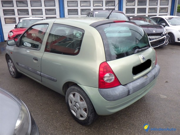 renault-clio-ii-phase-2-15-dci-big-1