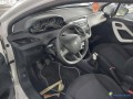 peugeot-208-12i-68-like-essence-small-4