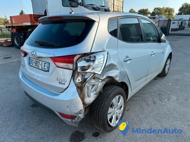 hyundai-ix20-14-crdi-ps-90-diesel-big-2