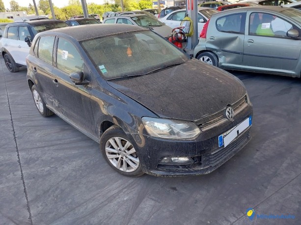 volkswagen-polo-v-12-tsi-90-bluemotion-essence-big-2