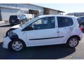 renault-twingo-2-twingo-2-phase-1-12i-16v-small-3