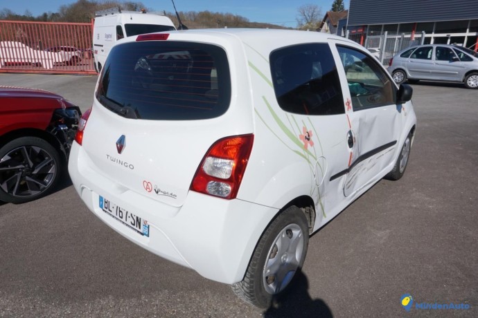 renault-twingo-2-twingo-2-phase-1-12i-16v-big-2