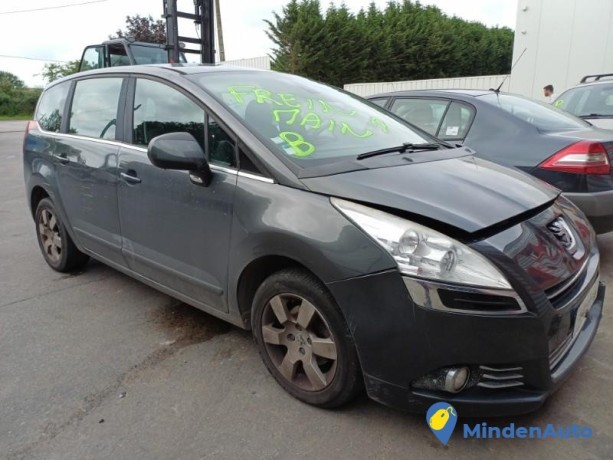 peugeot-5008-1-phase-1-13114520-big-0