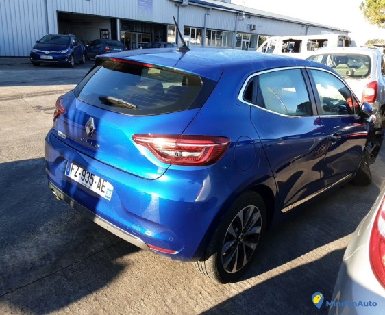 renault-clio-fz-935-ae-big-3