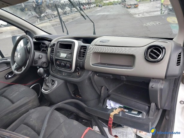 renault-trafic-iii-16-dci-95-gazole-big-4