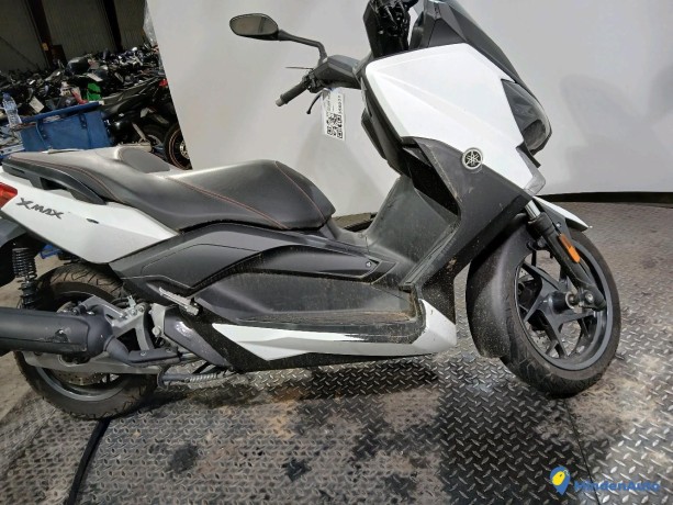 yamaha-x-max-125-essence-big-1