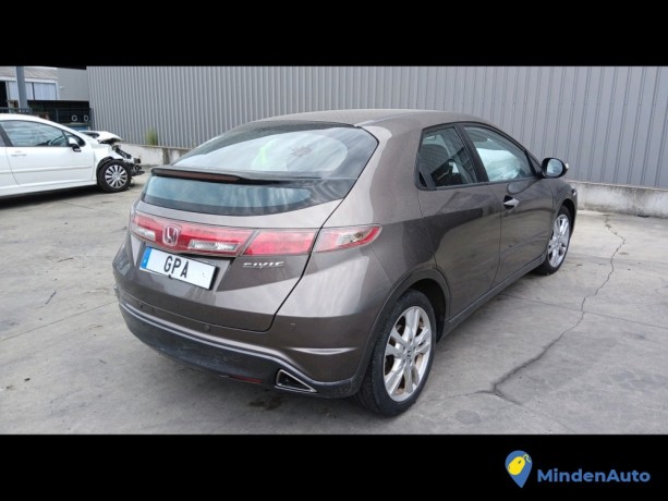 honda-civic-viii-2-22i-cdti-140-gazole-big-3