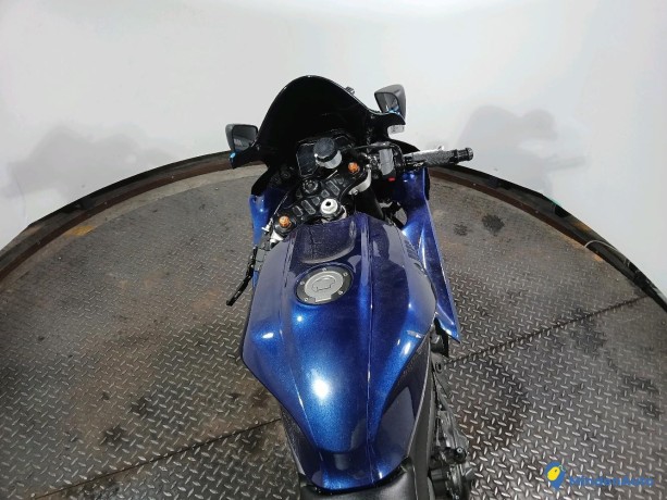 yamaha-yzf-r7-essence-big-4