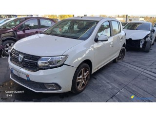 DACIA SANDERO (2) 0.9 TCE 90 LAUREAT - ESSENCE