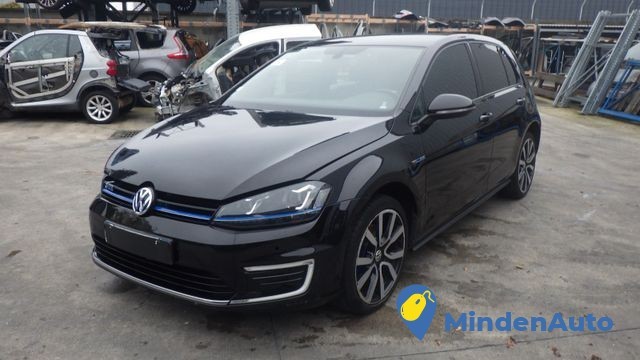 volkswagen-golf-14-tsi-dsg-gte-big-0