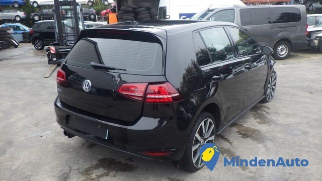 volkswagen-golf-14-tsi-dsg-gte-big-3